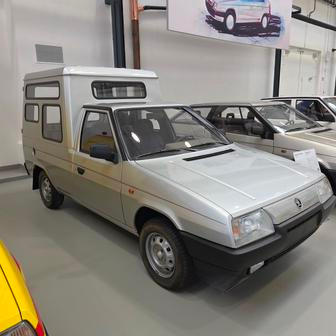 Osobní verze užitkového Favoritu z roku 1991 do výroby také nepronikla, třebaže standardní Favorit se užitkové varianty i s nástavbou dočkal.