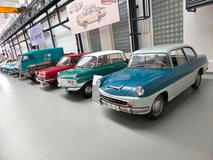 Předobrazem embéčka byl i prototyp 976 s karoserií Karosa. Vznikl v roce 1956 a měl pohon předních kol s motorem vpředu.