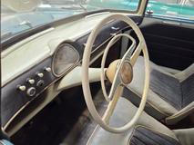 Pohled do interiéru 976 připomíná spíše Octavii či Spartak.