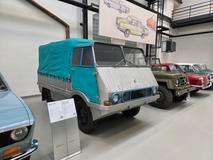 Škoda 998 Agromobil a vedle něj 973 Babeta. Dva prototypy terénních aut mimo jiné i pro armádu, které měly výborné výsledky testů. Nakonec se ale nevyráběly. Oba typy se sešly ve filmu Kdyby tisíc klarinetů. Agromobil byl také snahou najít nové vytížení závodu ČZ Strakonice, kde počátkem 60. let končila výroba motorek.