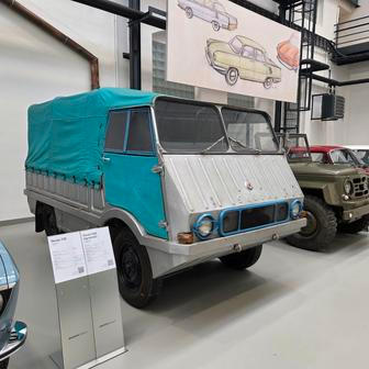 Škoda 998 Agromobil a vedle něj 973 Babeta. Dva prototypy terénních aut mimo jiné i pro armádu, které měly výborné výsledky testů. Nakonec se ale nevyráběly. Oba typy se sešly ve filmu Kdyby tisíc klarinetů. Agromobil byl také snahou najít nové vytížení závodu ČZ Strakonice, kde počátkem 60. let končila výroba motorek.