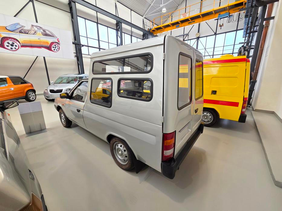 Prosklené provedení se stalo jen slepou uličkou vývoje, podobně jako většina prototypů v novém depozitáři.