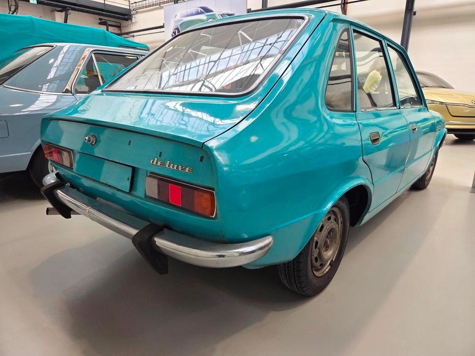 Škoda 720 je známá asi každému, menší typ 740 už ale nikoliv. Přitom se měly navzájem doplňovat, i když nesdílely vlastně jediný díl. Škodu 740 navrhl Josef Čech a měla motor vpředu s pohonem zadních kol. Vznikl jediný prototyp.