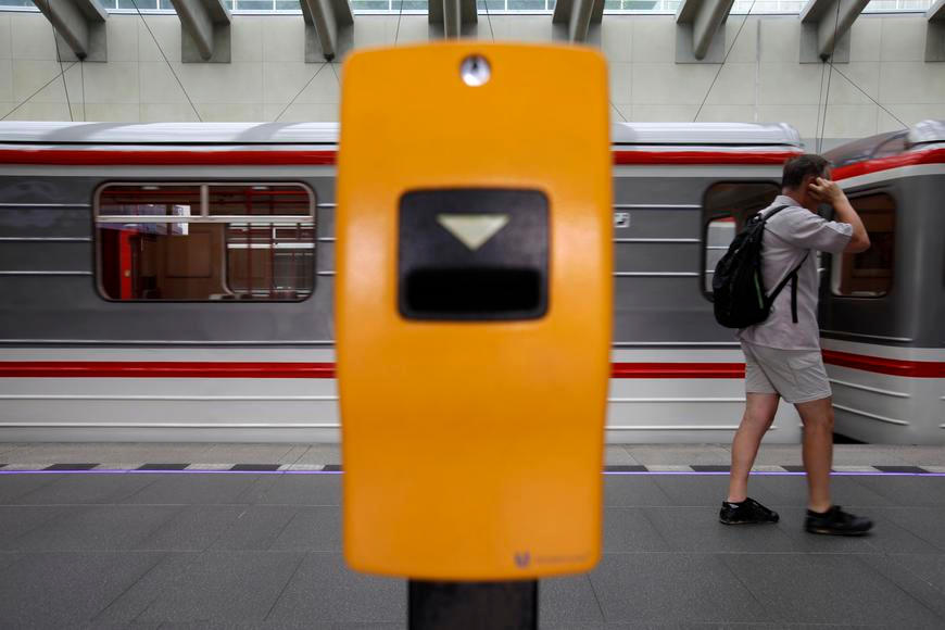 Stanice metra Českomoravská se po více než roce otevřela, k O2 areně už zase dojedete metrem