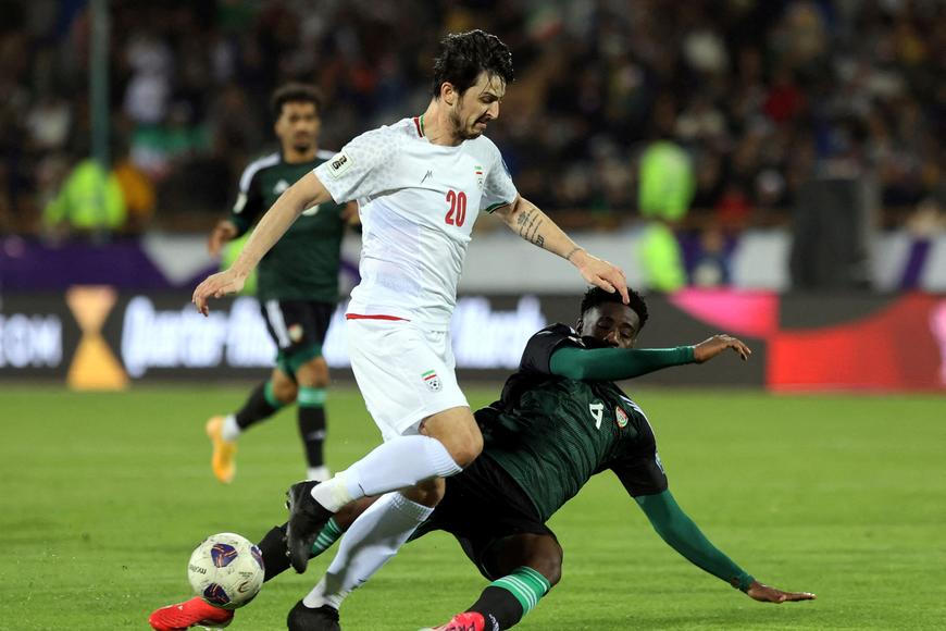 Íránci jdou tvrdě na věc. Hvězda se vyfotila s dubajským emírem, za trest nepojede na MS