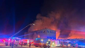 Požár haly v Pardubicích.