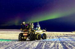 Škoda tyhle fotky minout: hravá Lilly, neposlušná vlečka nebo skutečný Matrix