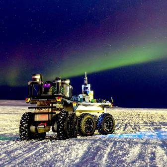 Škoda tyhle fotky minout: hravá Lilly, neposlušná vlečka nebo skutečný Matrix