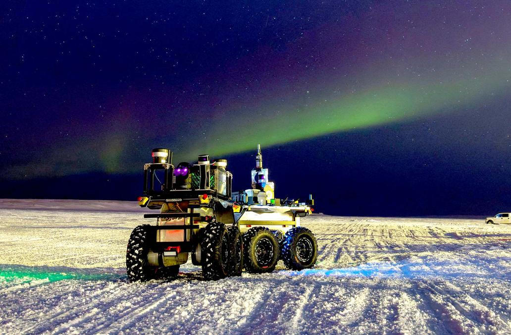 Škoda tyhle fotky minout: hravá Lilly, neposlušná vlečka nebo skutečný Matrix