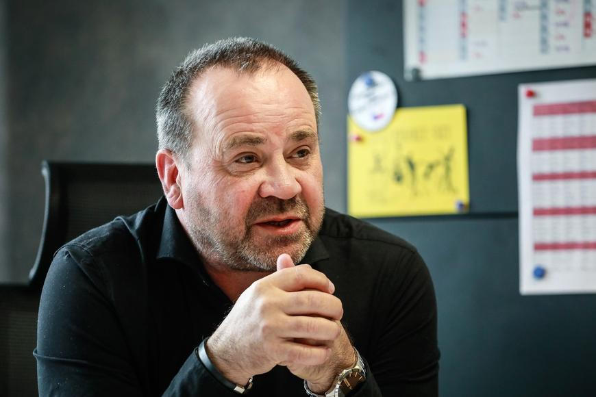 Já a homofob? Nejsem si toho vědom, mrzí mě to, vzkázal „autoritářský“ šéf nemocnice