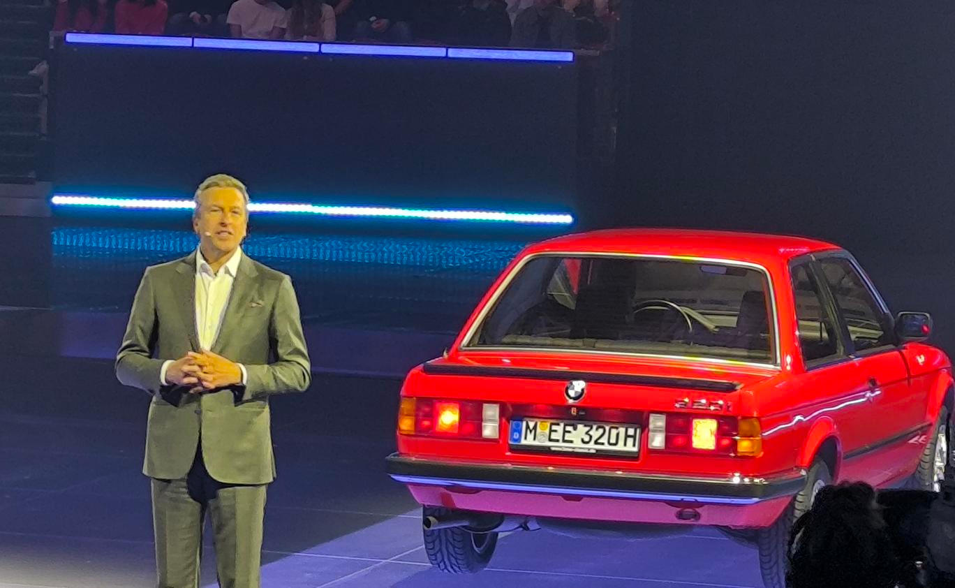 Odcházející šéf BMW Oliver Zipse při premiéře modelu i3 v Mnichově