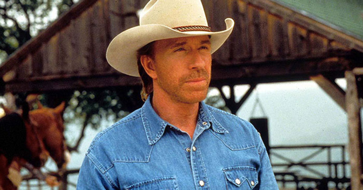 Chuck Norris byl symbolem Ameriky. Prodával kouzelný patos a bojový um