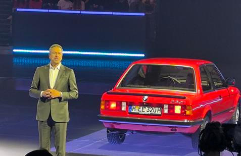 Odcházející šéf BMW Oliver Zipse při premiéře modelu i3 v Mnichově