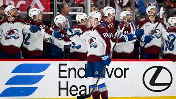 NHL: Colorado Avalanche at Chicago Blackhawks