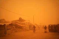 Písečná bouře proměnila Gazu v oranžovou pustinu