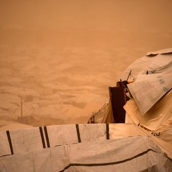 Písečná bouře proměnila Gazu v oranžovou pustinu