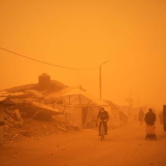 Písečná bouře proměnila Gazu v oranžovou pustinu