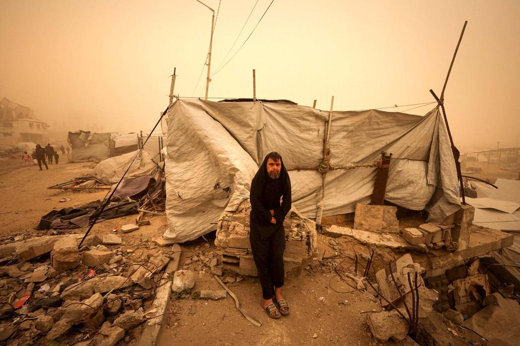 Písečná bouře proměnila Gazu v oranžovou pustinu