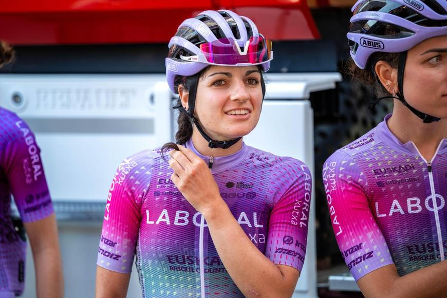 Záběry pouze pro otrlé. Svět cyklistiky vyděsil hororový pád italské závodnice