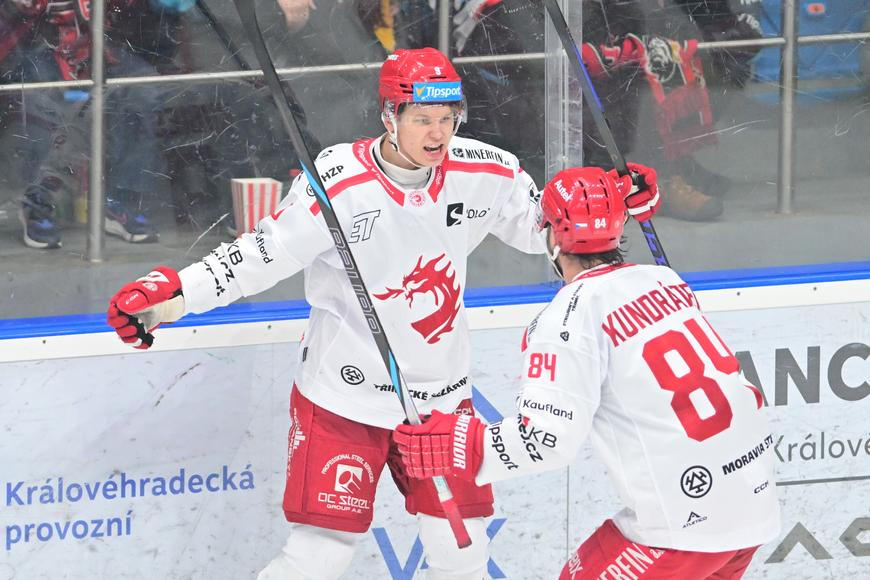 Třinec po obratu znovu vyhrál v Hradci Králové. Liberec už je ve velkých problémech