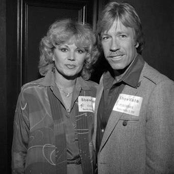 Chuck Norris a jeho první manželka Dianne Holechek