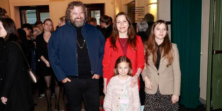 Tereza Beberová s dcerami a Josef Maršálek
