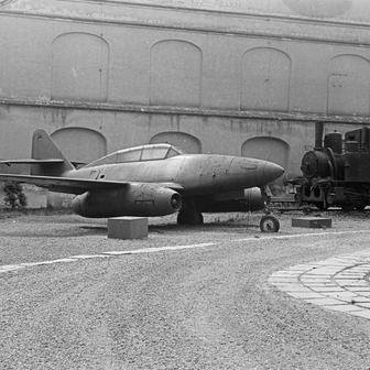 Až do 90. let mělo Technické muzeum Brno část sbírky v klášteře sv. Voršily na Orlí ulici. Jedním z exponátů tam kdysi byla Avia S-92, první československý proudový letoun postavený podle německého vzoru. K sériové výrobě ale nikdy nedošlo.