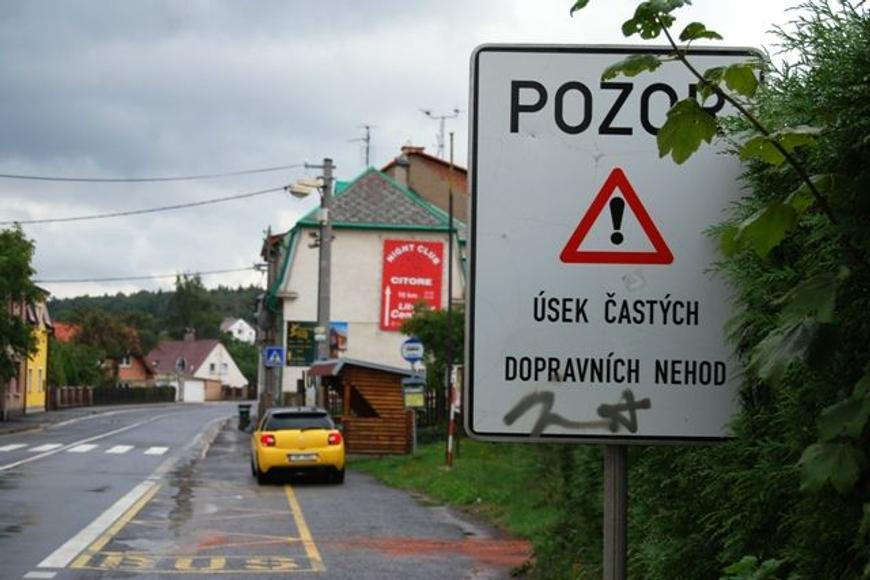 Opravili slepé ulice. Pětimiliardová injekce obcím od MMR měla mizivý přínos Opravili slepé ulice. Pětimiliardová injekce obcím od MMR měla mizivý přínos