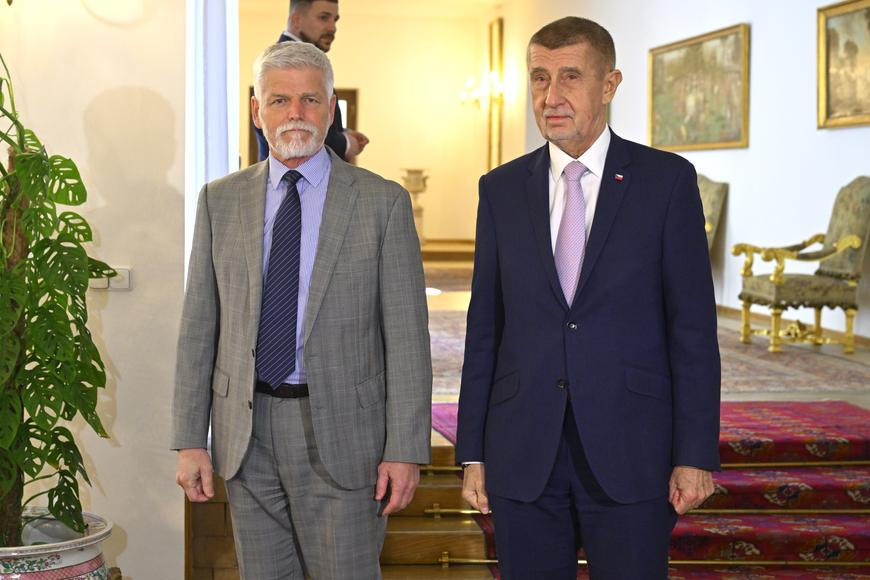 "Přestal klamat tělem." V ostřelování prezidenta se Babiš přidal na stranu Macinky