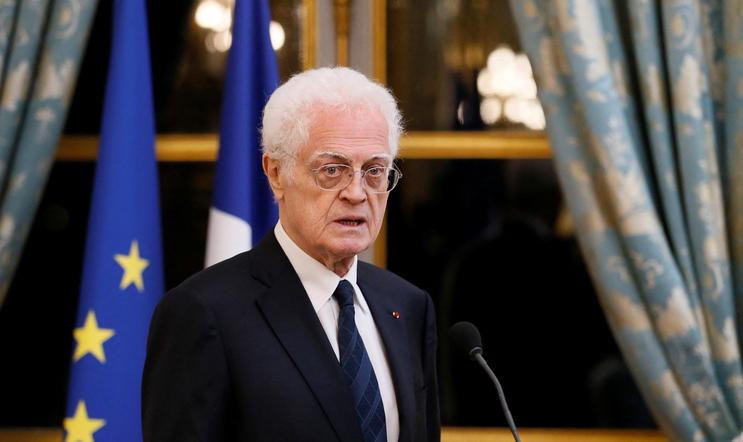 FILE PHOTO: Lionel Jospin, former French prime minister and new member of the Constitutional Council, delivers a speech during a new year ceremony at the Elysee Palace in Paris