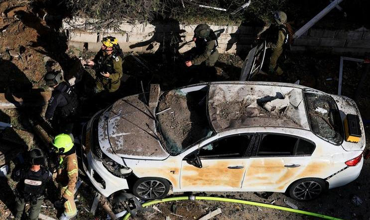 Důsledky íránských raketových paleb ve středním Izraeli