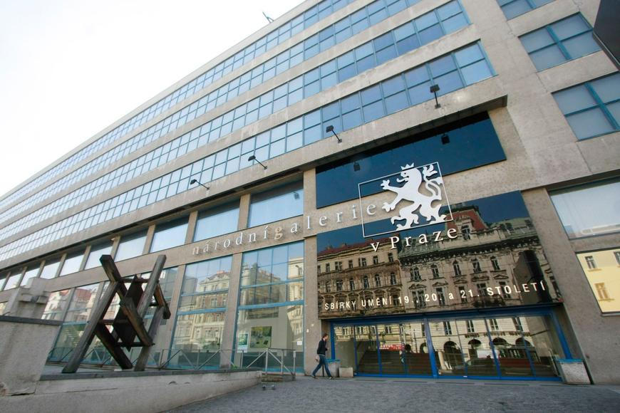 Konec ředitelky Národní galerie dle odborů zvyšuje obavy o nezávislost této instituce