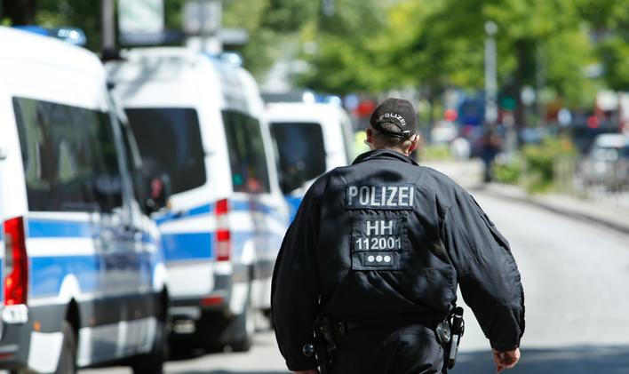„Hamburk Německo - 05.11.2025“ Policie na demonstraci v Hamburku