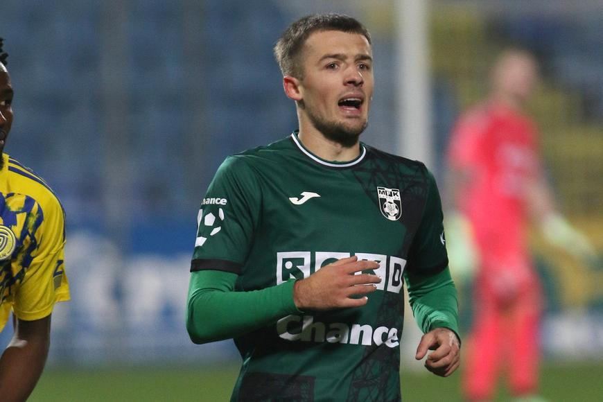 Obří korupce ve fotbale: podezření padá na Karvinou, bývalého elitního sudího i exstopera Slavie Obří korupce ve fotbale: podezření padá na Karvinou, bývalého elitního sudího i exstopera Slavie