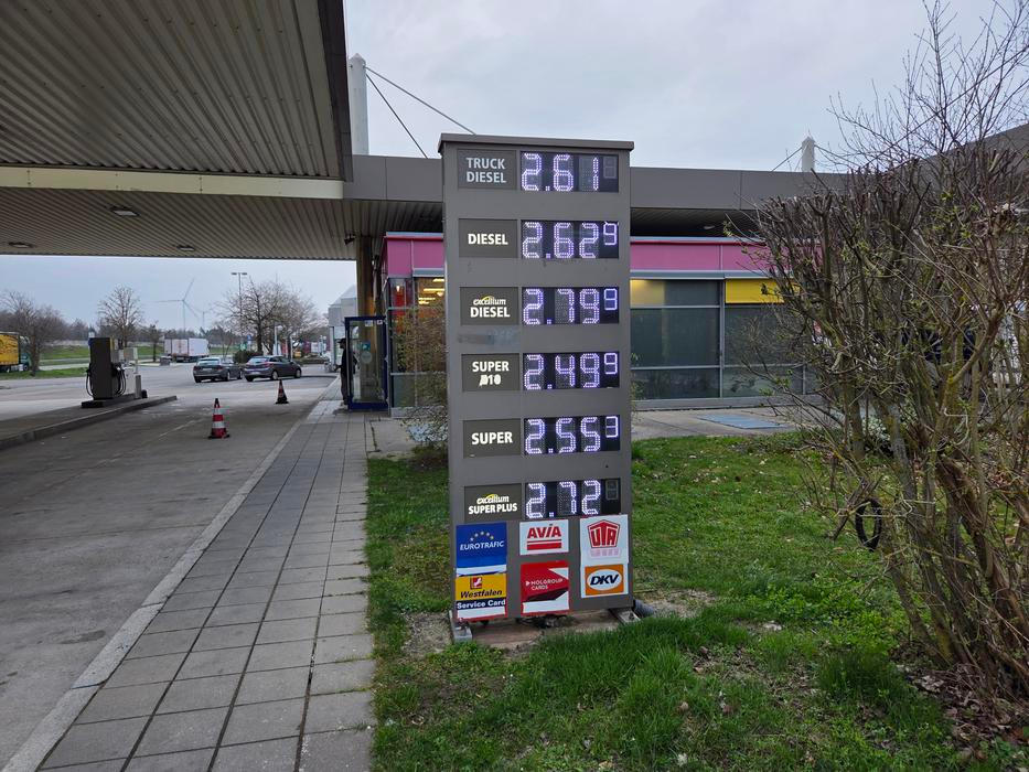 Totem čerpací stanice