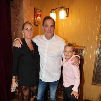 Miroslav Etzler se synem a partnerkou Helenou Bartalošovou