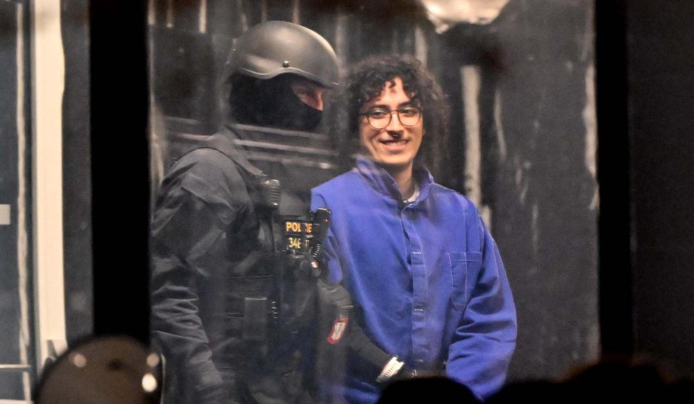 Okresní soud v Pardubicích, obviněný, jednání o vazbě, policisté