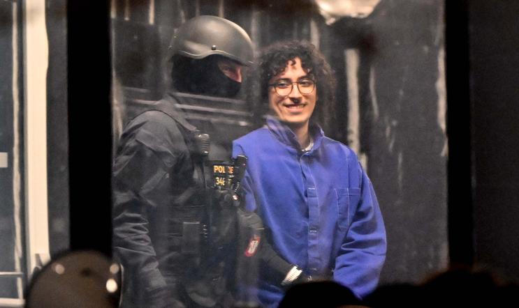 Okresní soud v Pardubicích, obviněný, jednání o vazbě, policisté