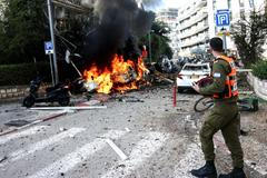 Tel Aviv pod palbou: raketa z Íránu prorazila Železnou kopuli