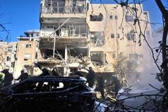 Tel Aviv pod palbou: raketa z Íránu prorazila Železnou kopuli