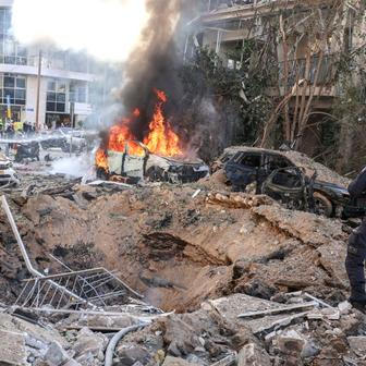 Tel Aviv pod palbou: raketa z Íránu prorazila Železnou kopuli