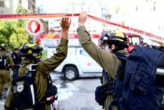 Tel Aviv pod palbou: raketa z Íránu prorazila Železnou kopuli