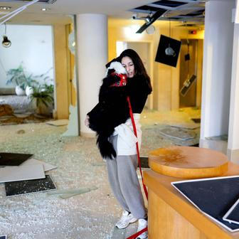 Tel Aviv pod palbou: raketa z Íránu prorazila Železnou kopuli