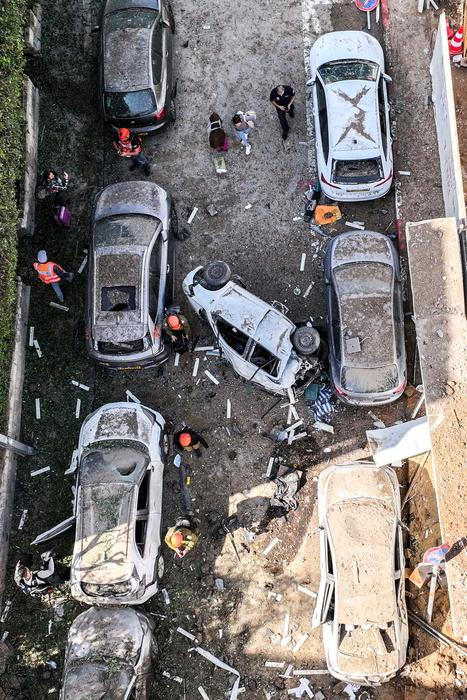 Tel Aviv pod palbou: raketa z Íránu prorazila Železnou kopuli