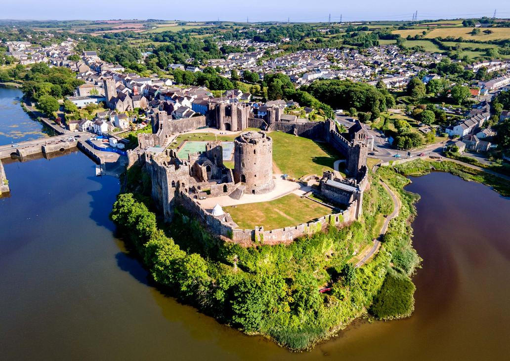 Pembroke,Medieval,Castle,And,Pembroke,River,,Wales,,United,Kingdom
