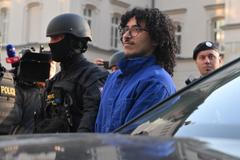 Okresní soud v Pardubicích, policista, obviněný, jednání o vazbě