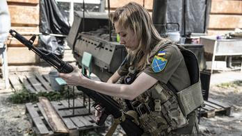 Kapitánka ukrajinské armády se chystá k boji