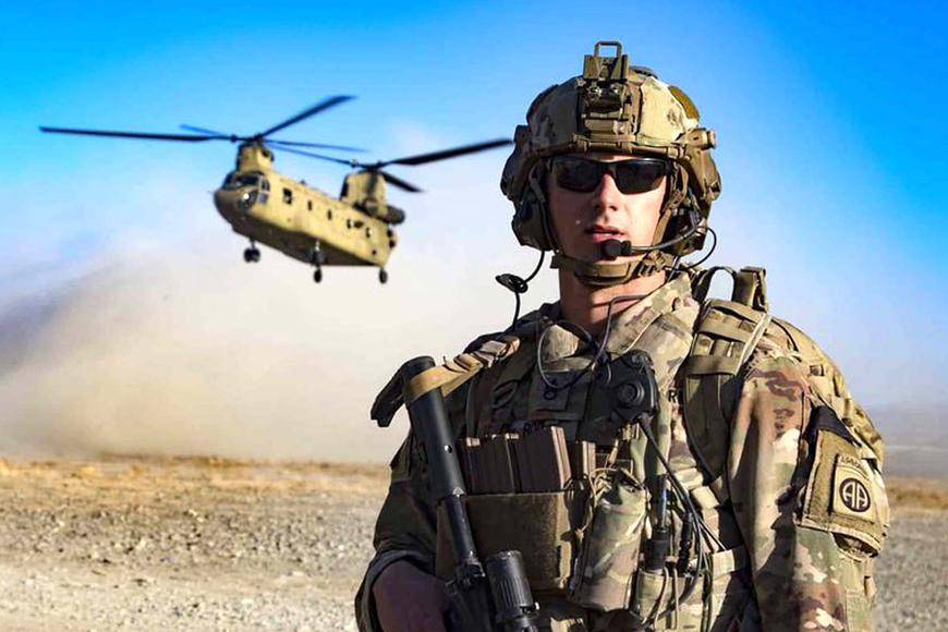 Nejrychlejší úderná síla USA. Kdo jsou elitní výsadkáři, které Trump posílá k Íránu