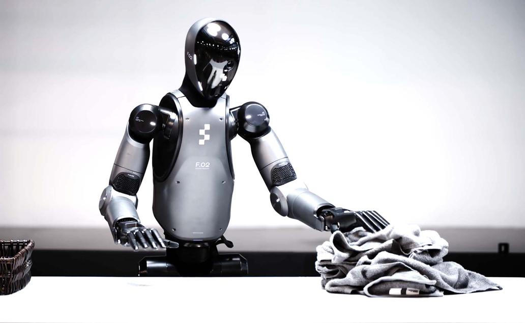 Figure 03 je pokročilý humanoidní robot třetí generace představený v říjnu 2025, navržený pro domácí i komerční využití s důrazem na masovou výrobu.