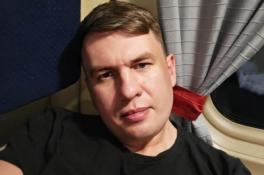 Ruský blogger a právník Ilja Remeslo na fotografii z jeho profilu na sociální síti Facebook. Remeslo na jiné sociální síti Telegram 17. března tvrdě zkritizoval prezidenta Vladimira Putina a označil jej za „válečného zločince“.